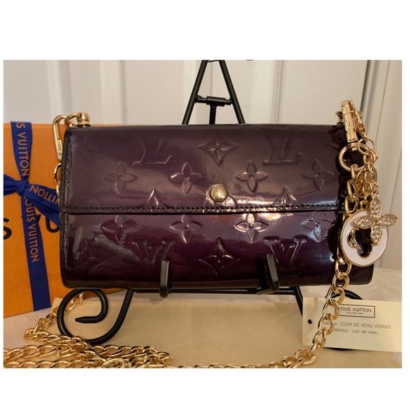 Louis Vuitton Handbags - Louis Vuitton Rare Plum Sarah Wallet On Chain